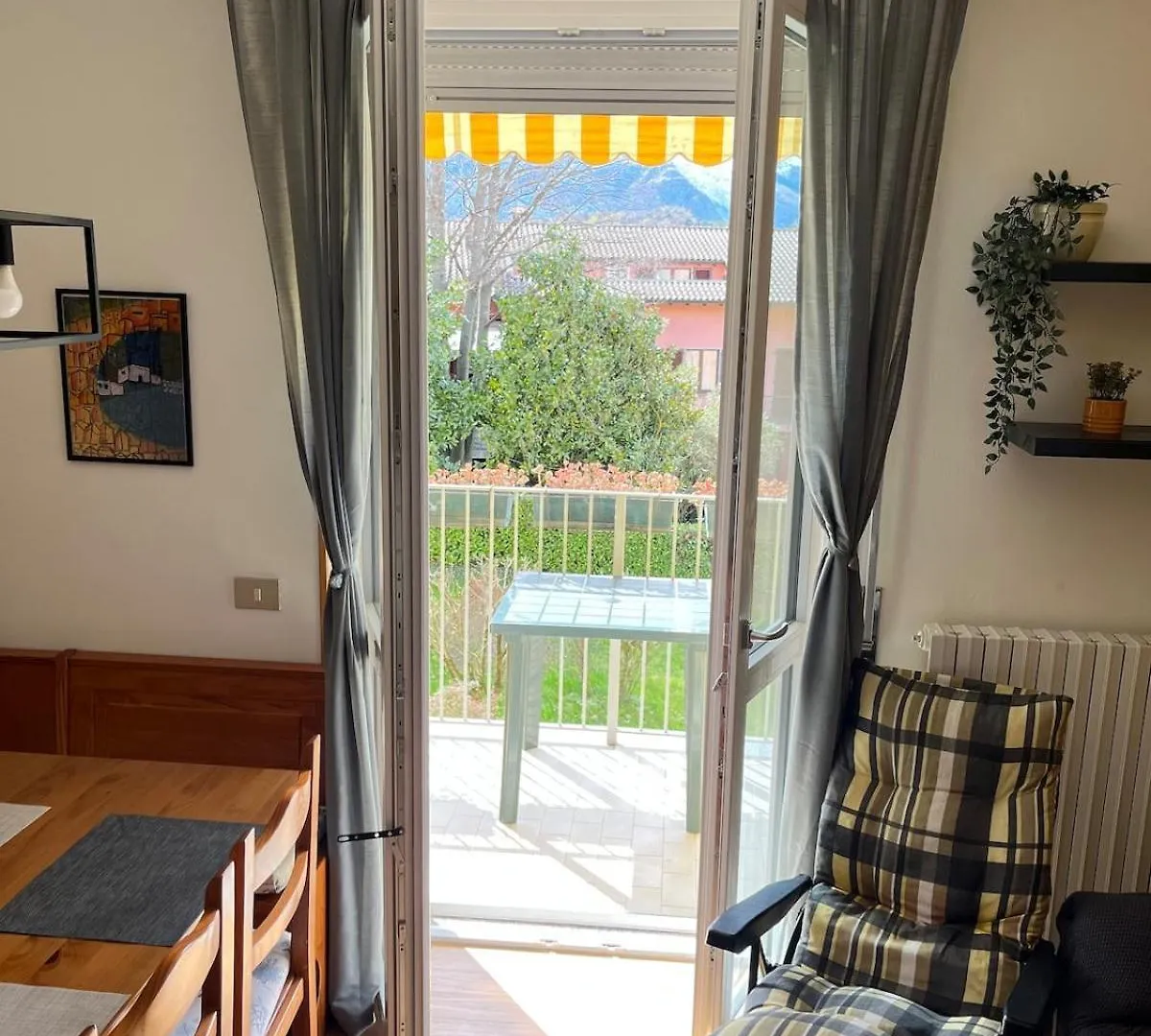 Casa Rio - Relax On Lake Como With Wi-Fi And Air Conditioning Colico 0*,  Italien